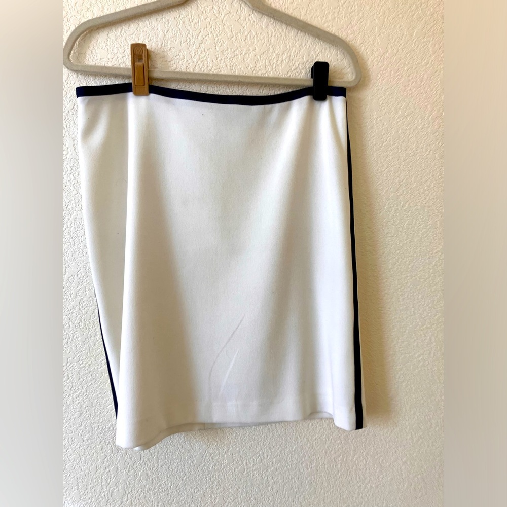 Tommy Hilfiger Skirt Size 10 used good condition